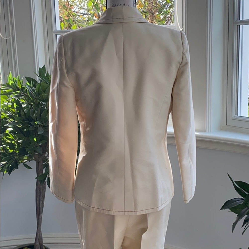 SUIT - Picture 6 of 7